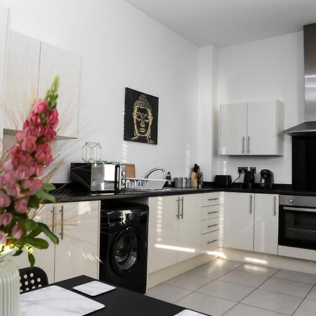 Luxurious & Lavish Salford Quays Free Parking Apartamento Manchester Exterior foto
